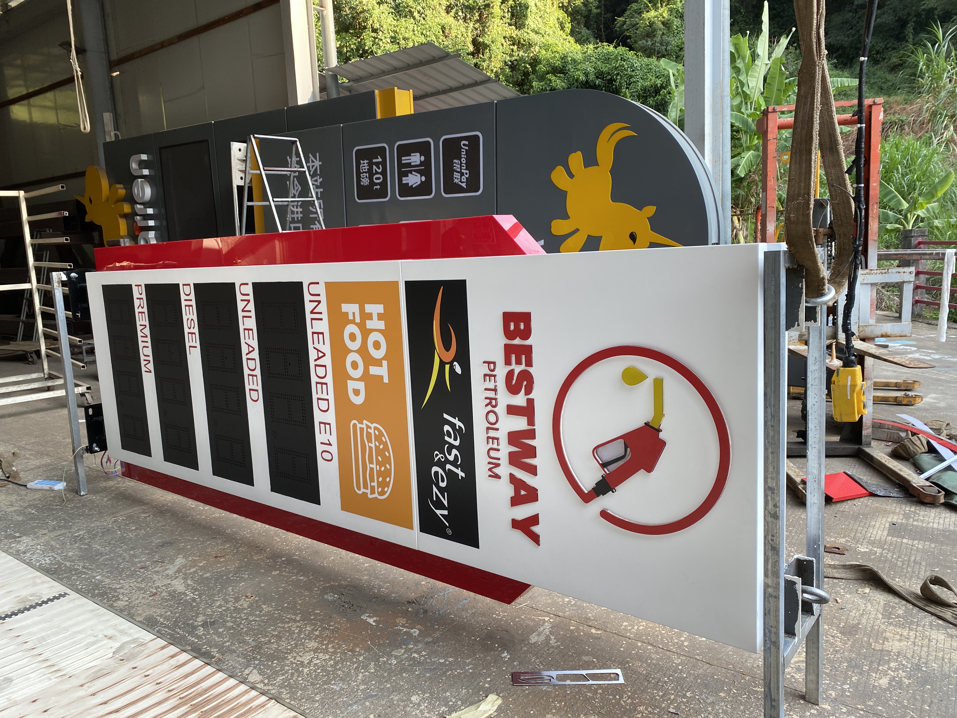 Double-sided Pylon Sign – zzcsign